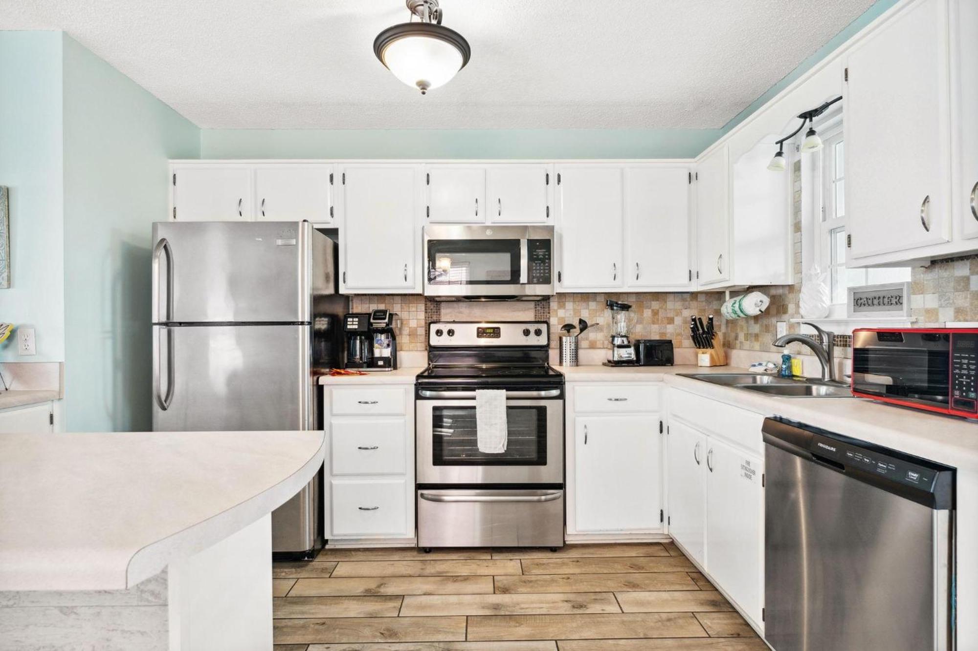 Holiday home 17214 Front Rd T28 *